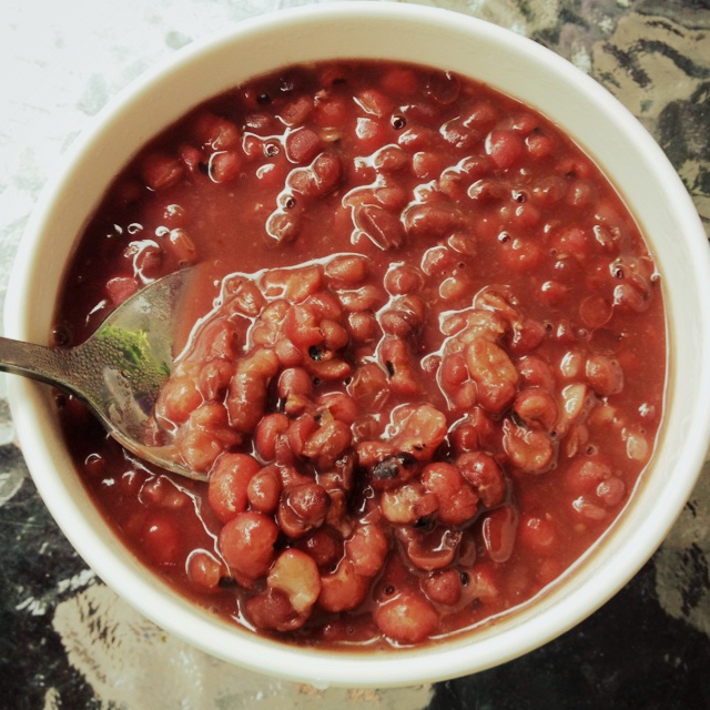 红豆薏米粥 (Red Bean and Pearl Barley Congee)