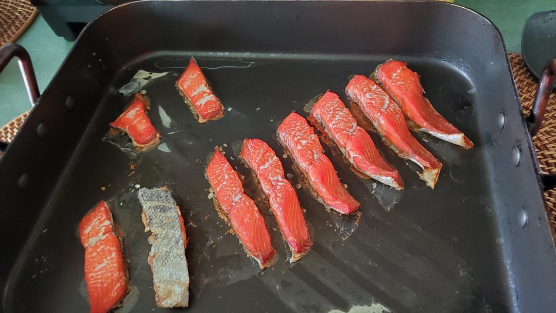 烤野生三文鱼的做法