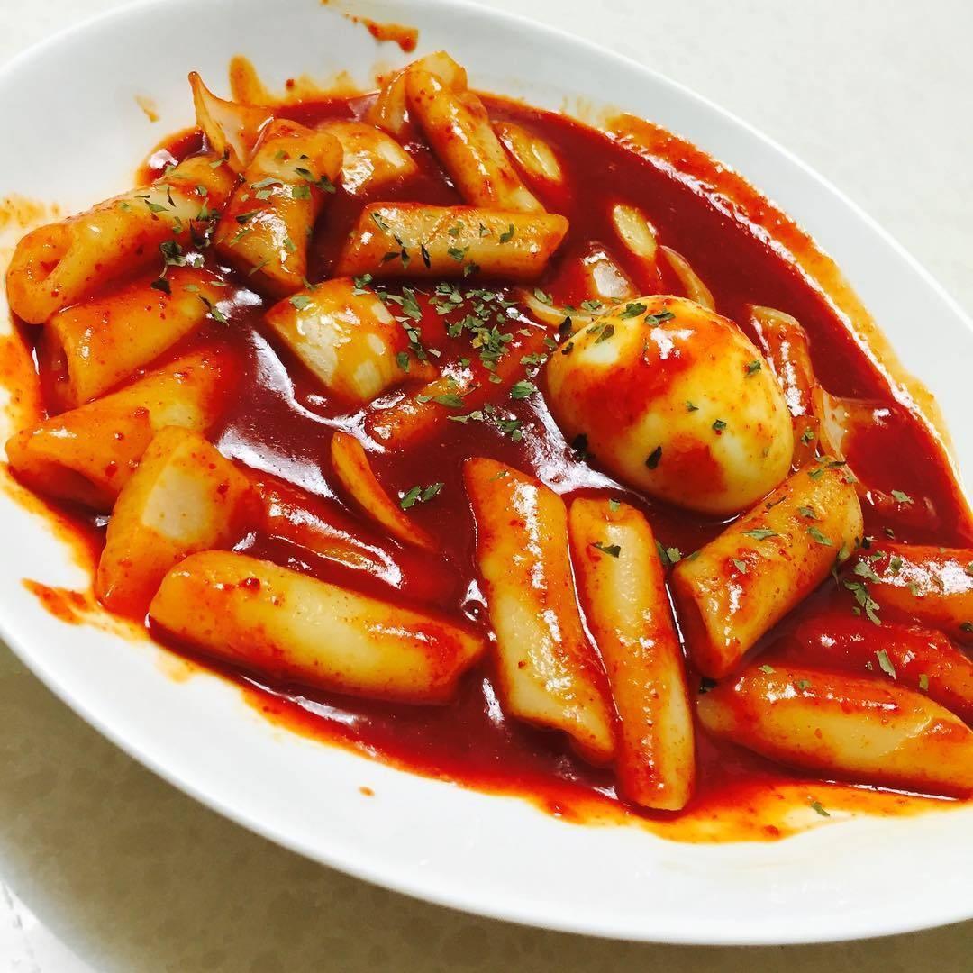Cooking With Chanyeol 来自EXO朴灿烈的炒年糕的做法