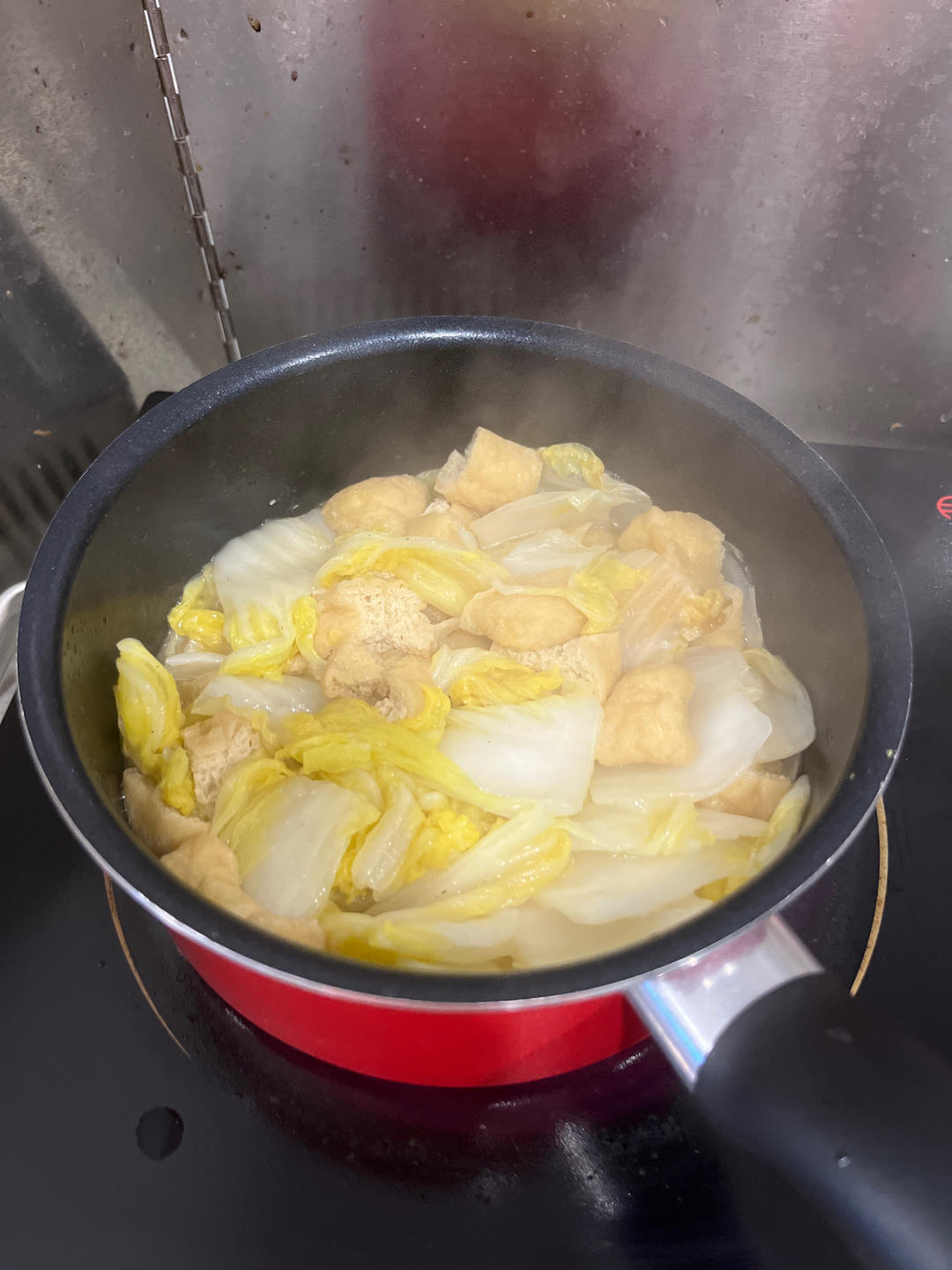 好吃到连汤汁都不剩的白菜焖豆泡，给肉都不换