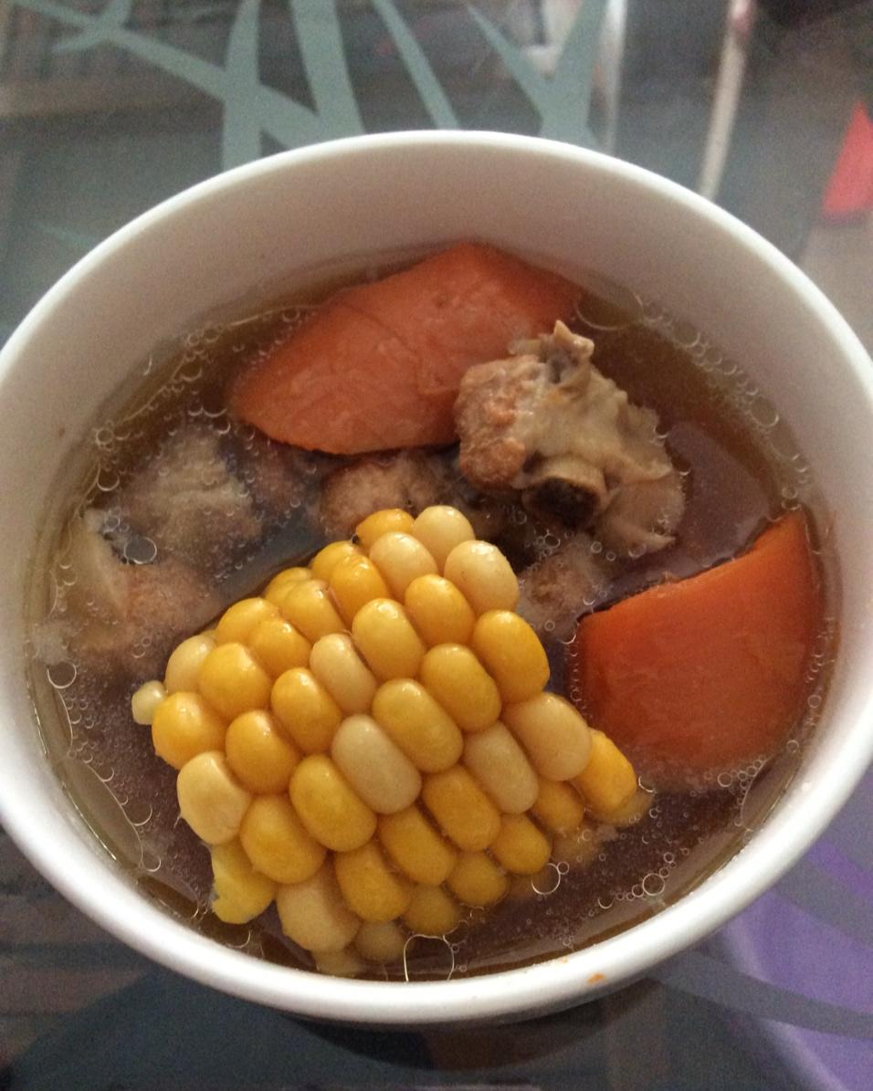 玉米淮山红萝卜猪骨汤
