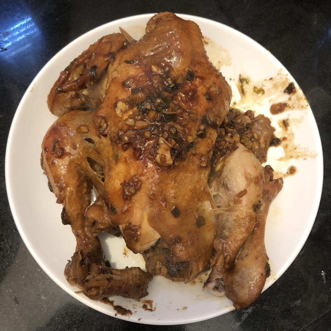 一口电饭锅焖一只鸡【隔壁的小孩都馋哭了】