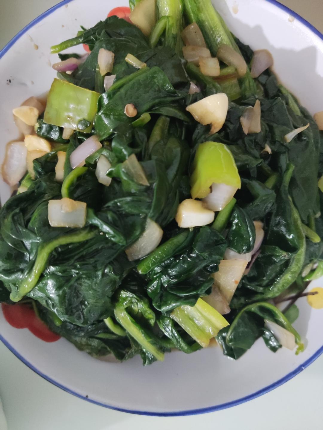 蒜蓉耗油清炒油麦菜，减脂快手菜，宝宝超爱，傻瓜步骤，屡试不爽，好吃且下饭，鲜香爽口！！