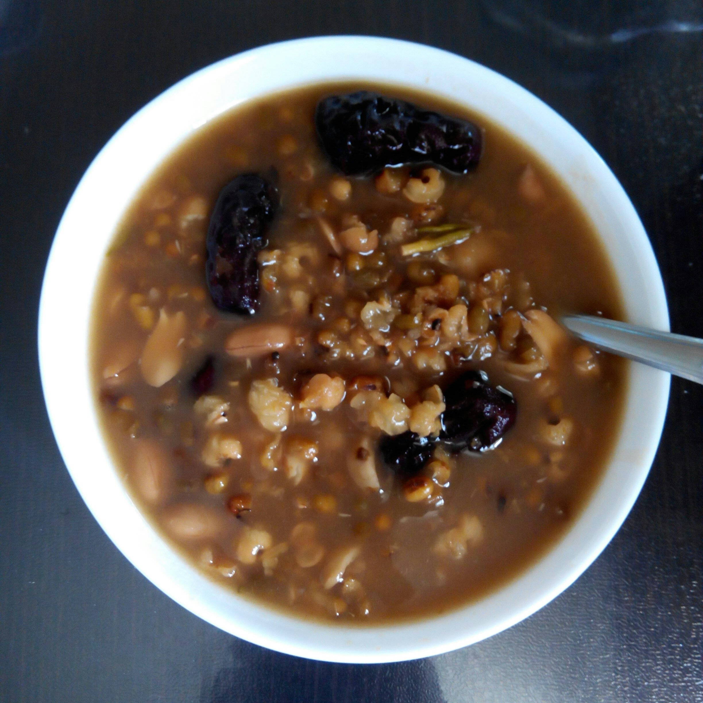 薏仁绿豆百合汤