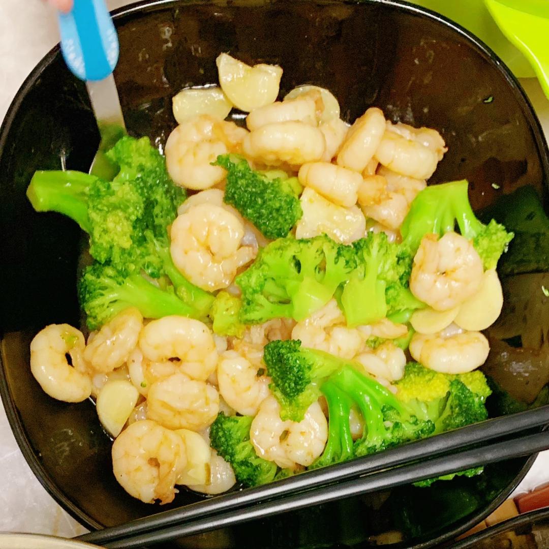 腰果虾仁炒西兰花