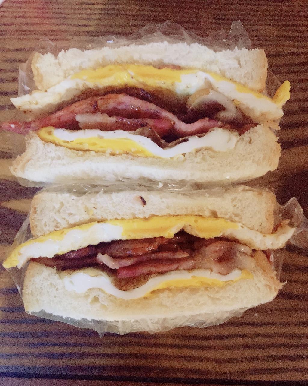 培根鸡蛋三明治