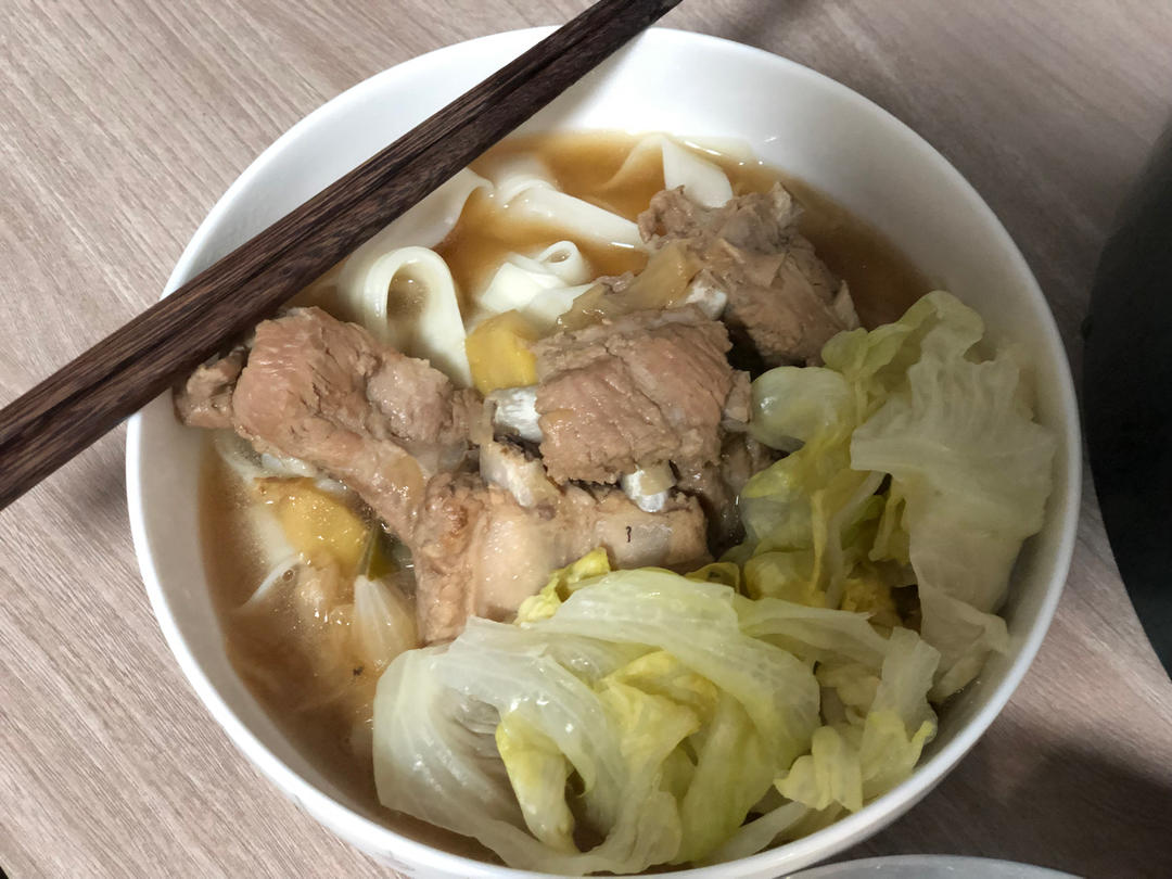红烧麻油排骨面