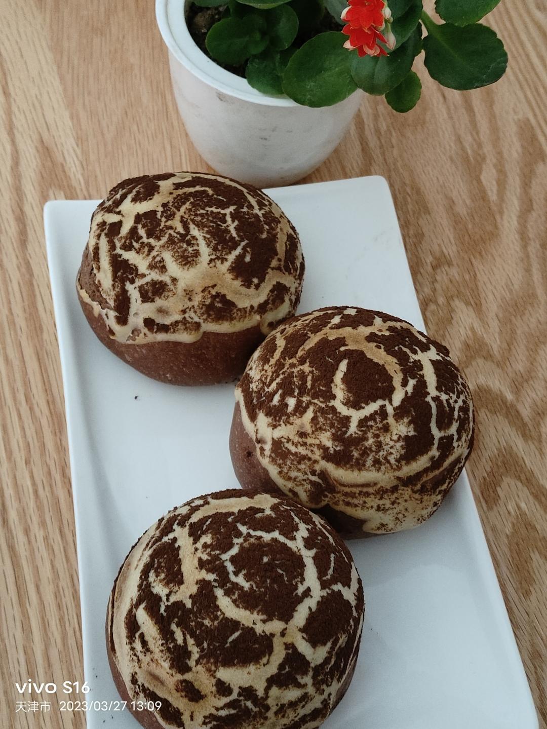 烘焙店畅销的巧克力可可牛奶面包❗️网红蘑菇云面包‼️松软好吃孩子最爱