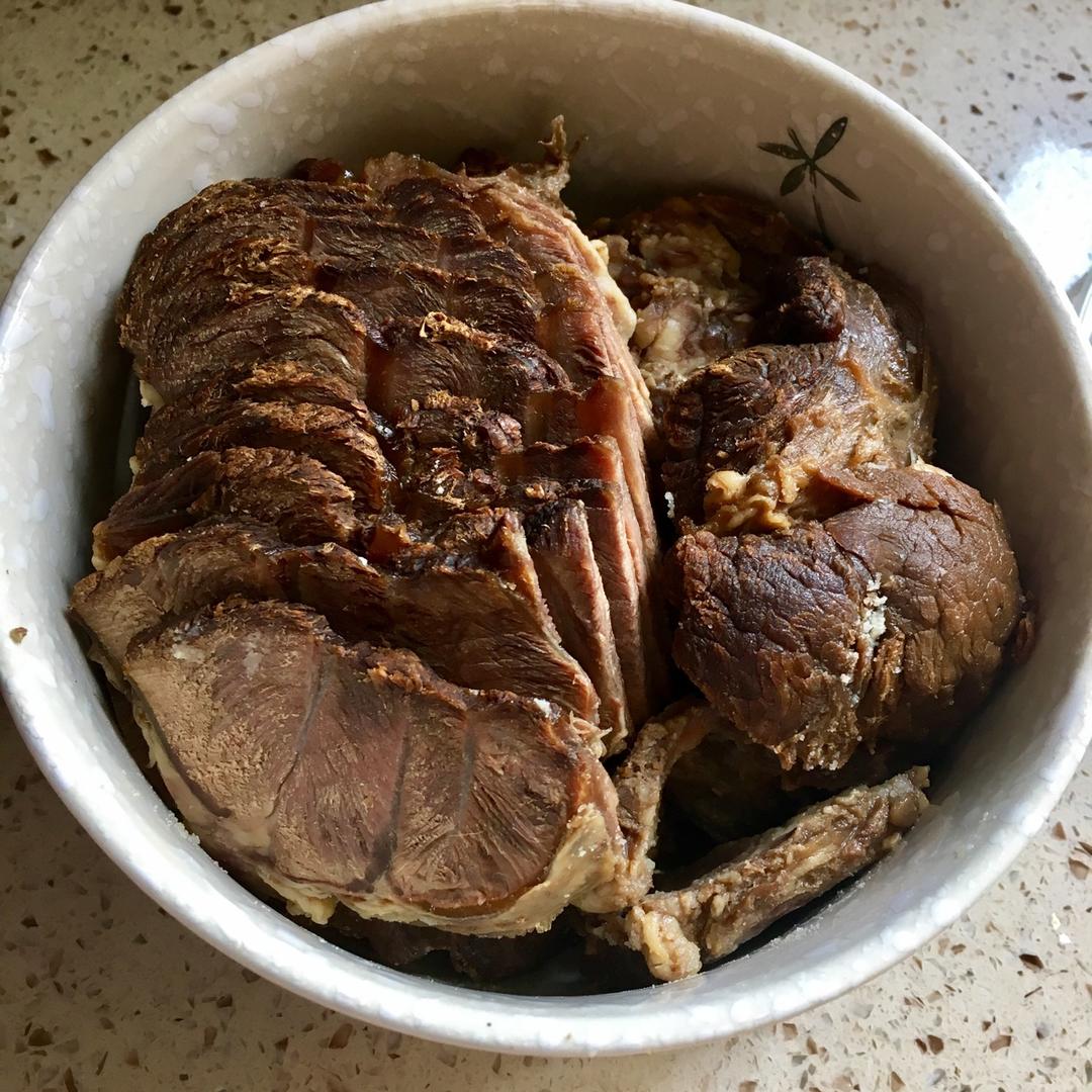 超简单卤牛肉 电饭煲版