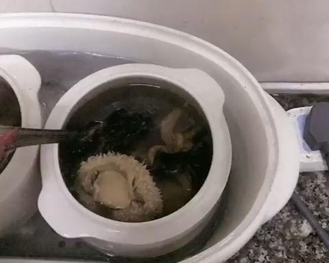 響螺片石斛羊肚菌燉排骨鮑魚湯的做法