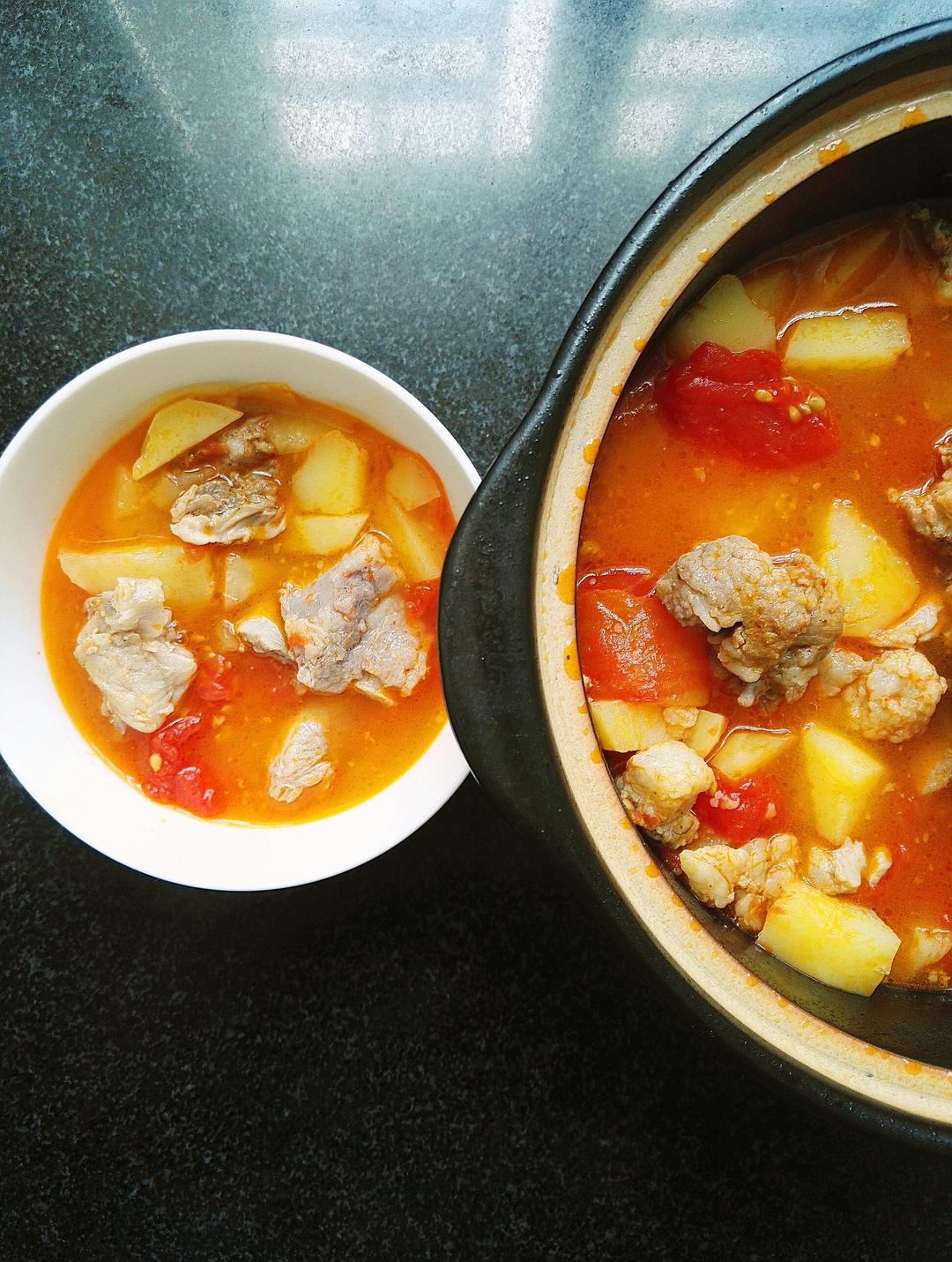 茉莉食光做的土豆番茄排骨煲