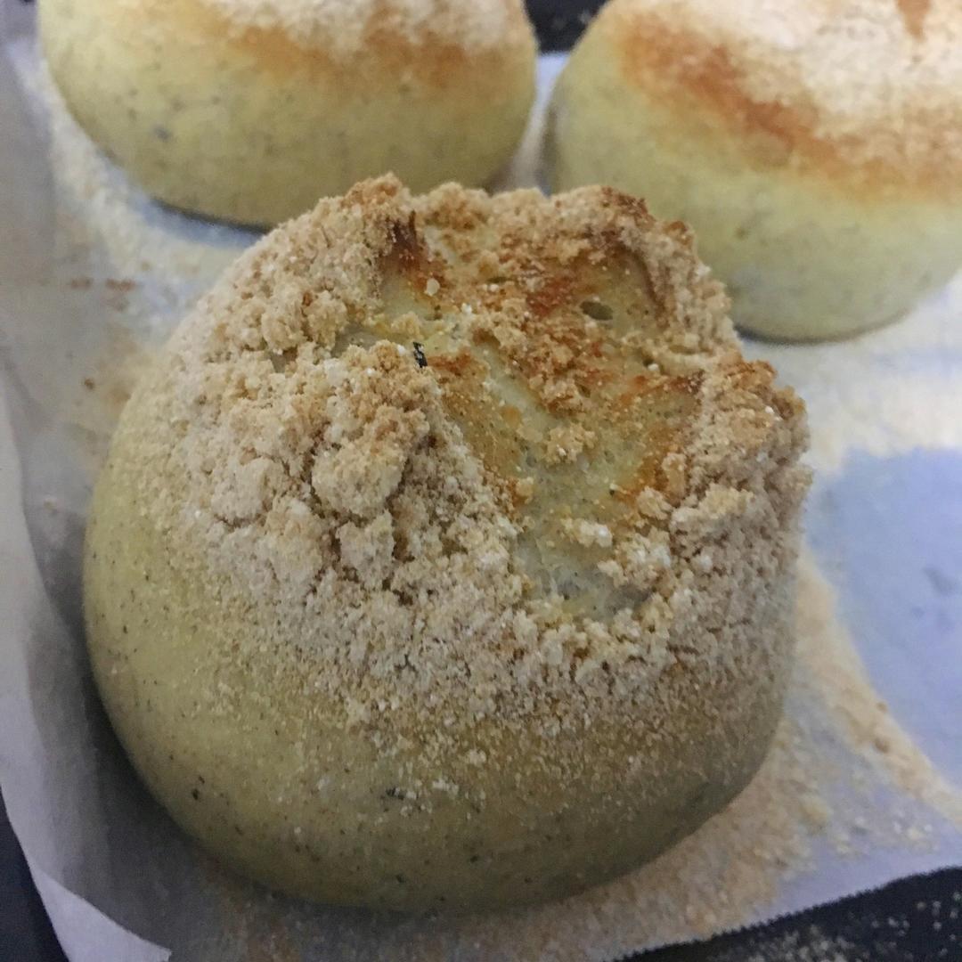 lllllan做的黄豆粉面包