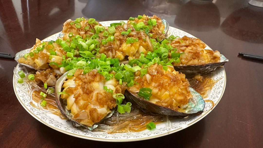 蒜蓉粉丝蒸鲍鱼