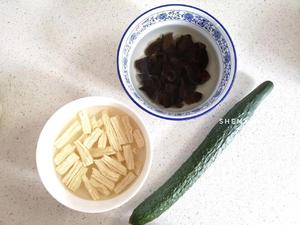 腐竹拌黄瓜黑木耳-有“素中之荤”之称的腐竹的百变做法的做法 步骤1