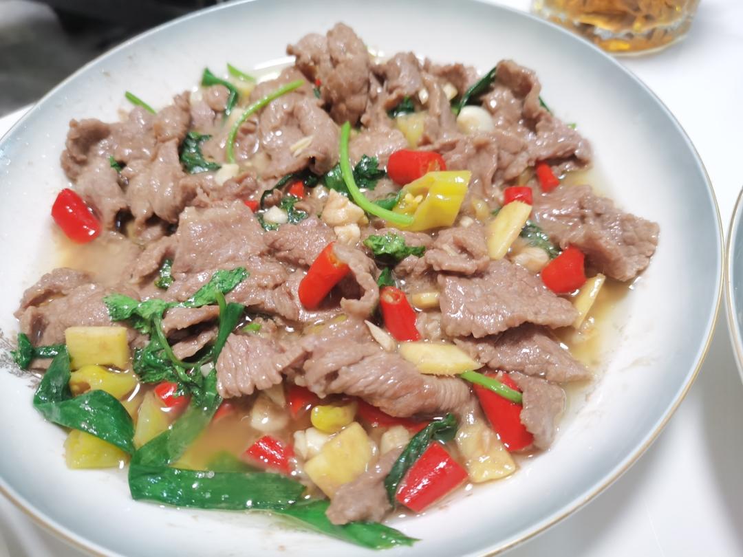 小炒黄牛肉，肉嫩味香！太好吃了简直是米饭杀手！