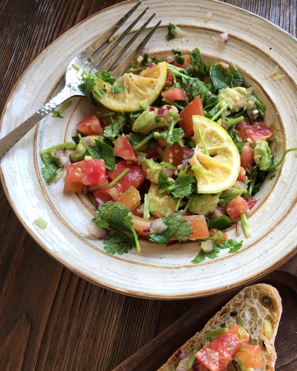 清爽开胃又低卡- 墨西哥牛油果莎莎酱 Mexican Avocado Salsa