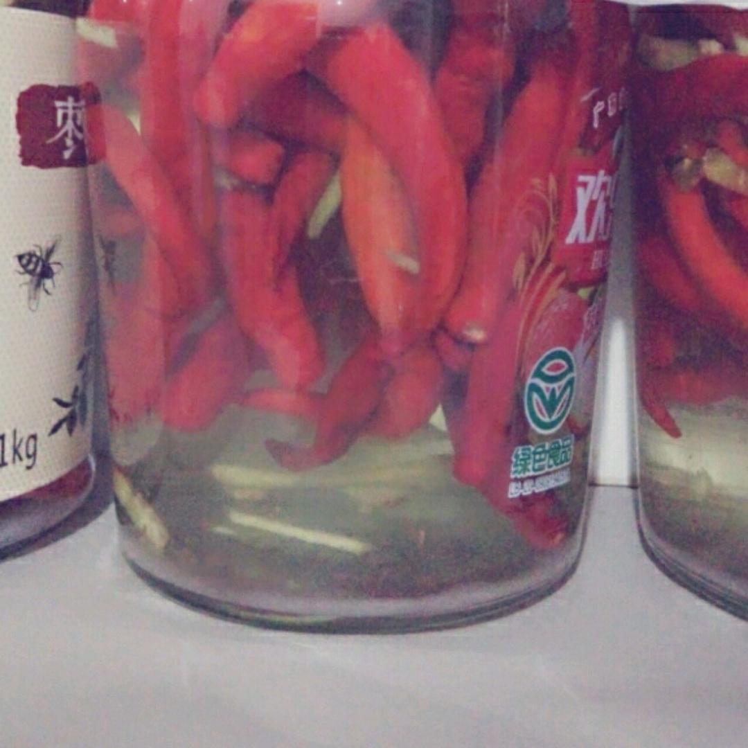 腌制新鲜红辣椒