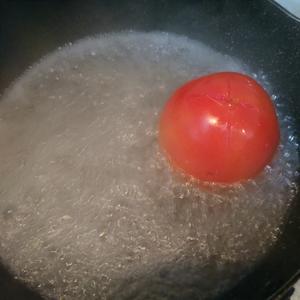 番茄炒面疙瘩的做法 步骤2