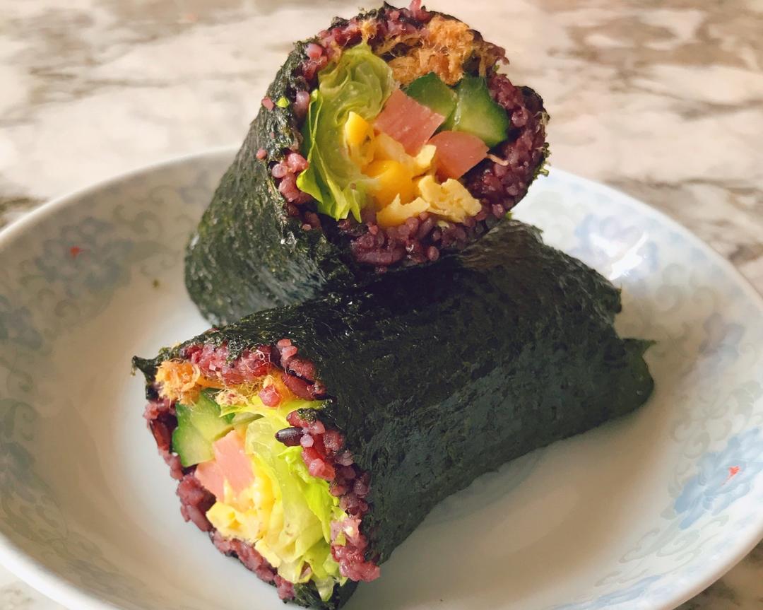 海苔黑米饭团的做法