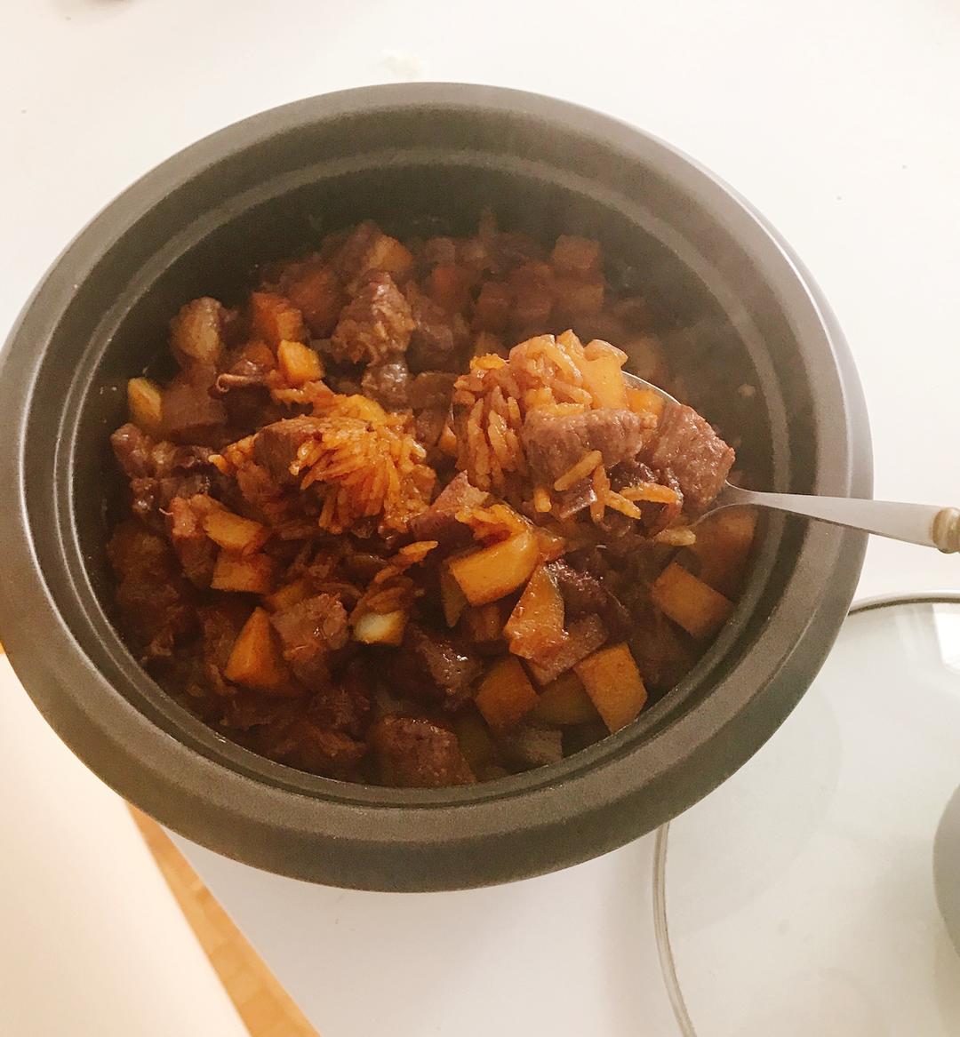 喷香羊肉焖饭