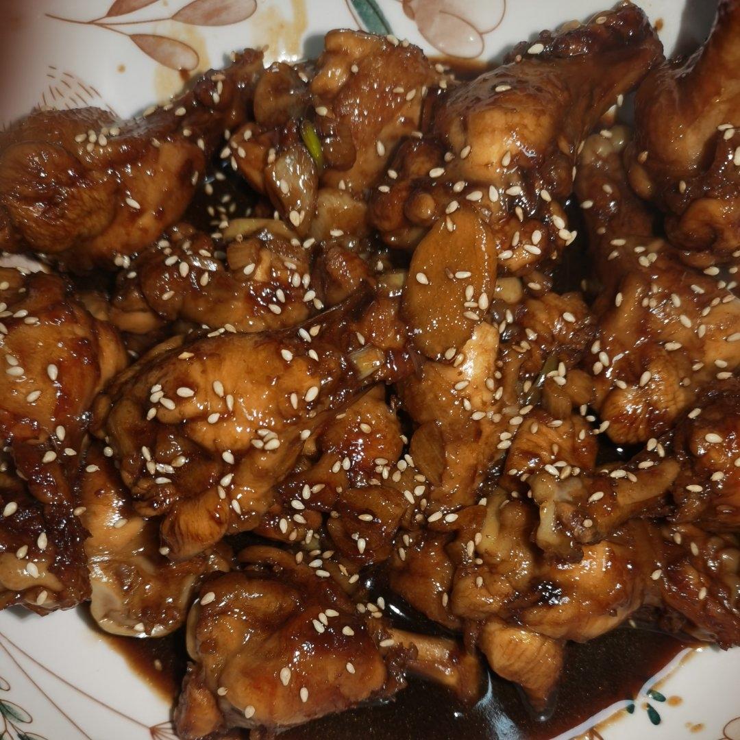 好吃到舔手指的「蒜香蜜汁鸡翅根」👍