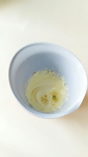 kiri奶油芝士食谱——柠檬冻芝士纸杯蛋糕的做法 步骤3