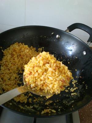 黄金火腿蛋炒饭的做法 步骤3