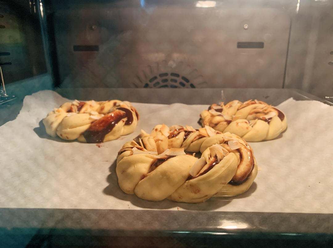 可可奶酥花环面包