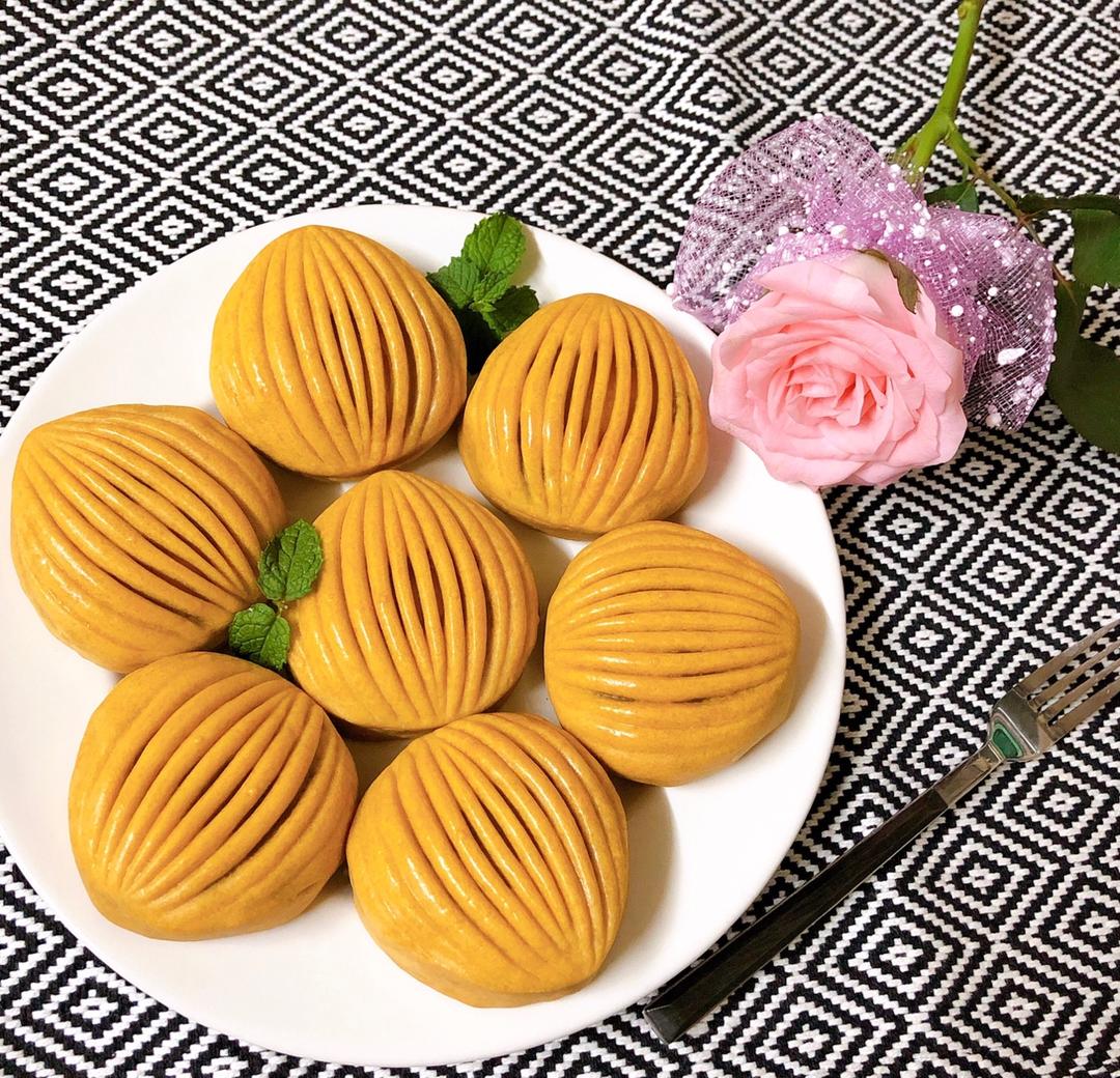 广式月饼—蛋黄莲蓉月饼