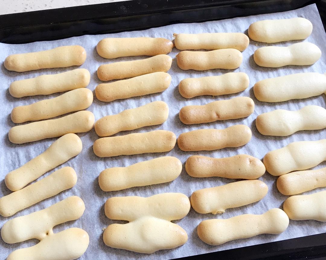 入口即化的蛋黄小饼干