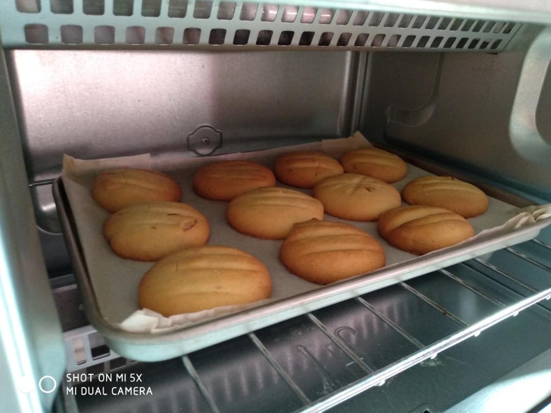 蓝带的杏仁香脆饼