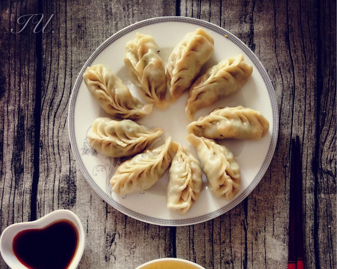 西葫芦鸡蛋虾仁蒸饺的做法