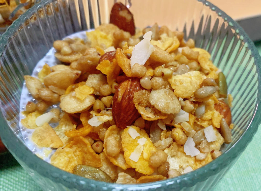 牛奶奇亚籽燕麦片