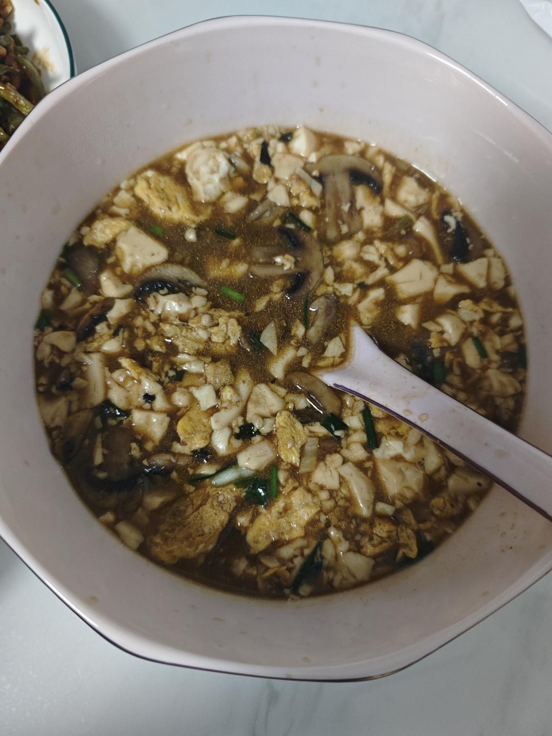 豆腐蘑菇汤（有鸡蛋哦）