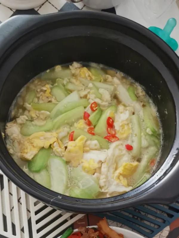 丝瓜焖荷包蛋