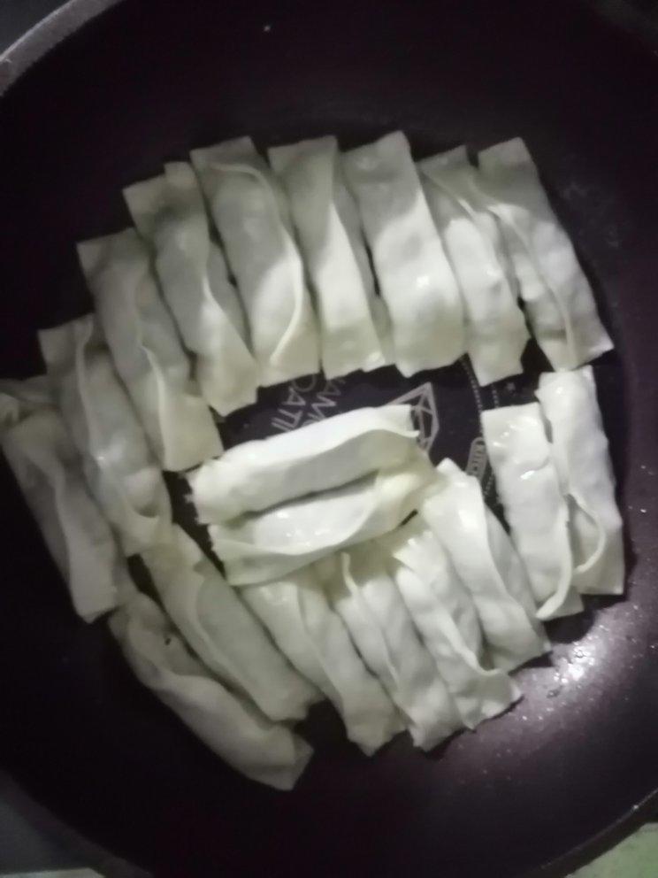 馄饨皮版锅贴