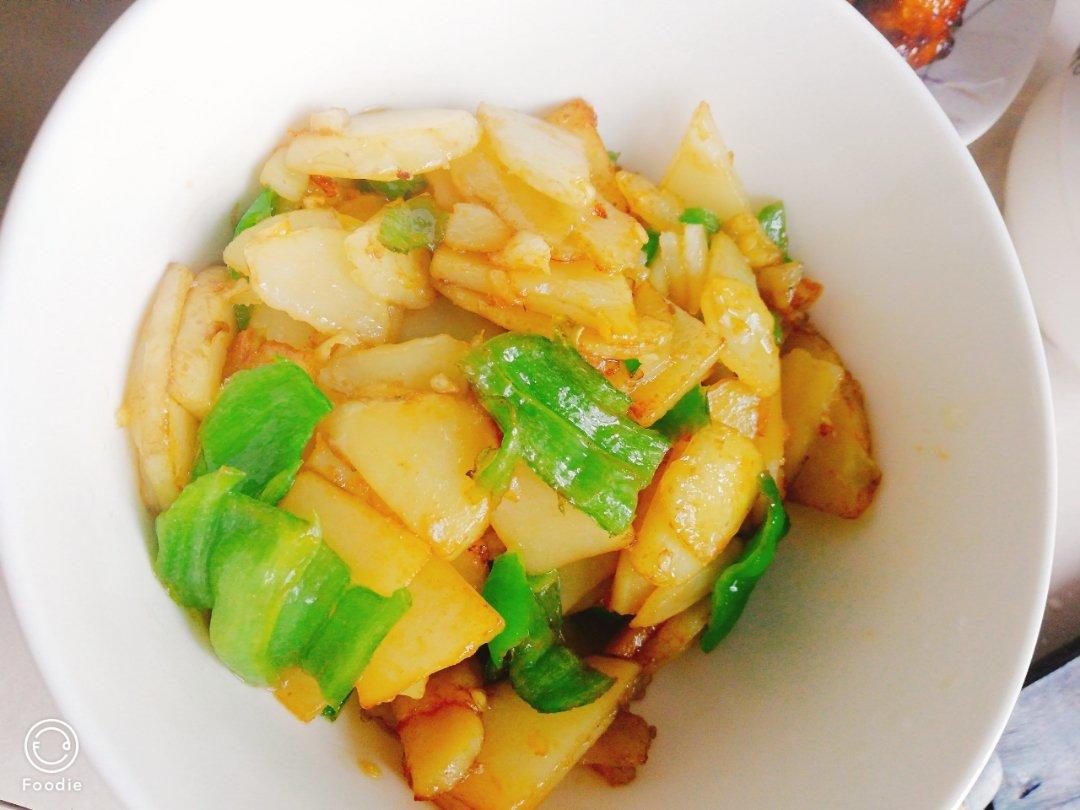 青椒土豆，素菜也可以香香的