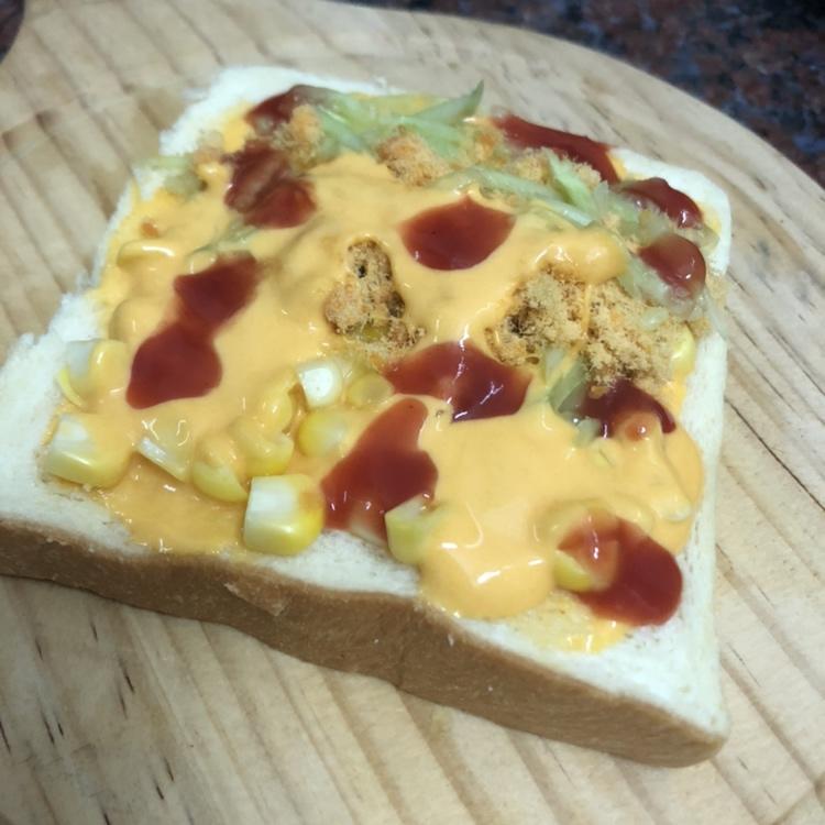 🍕 
    电饭锅版的吐司披萨pizza