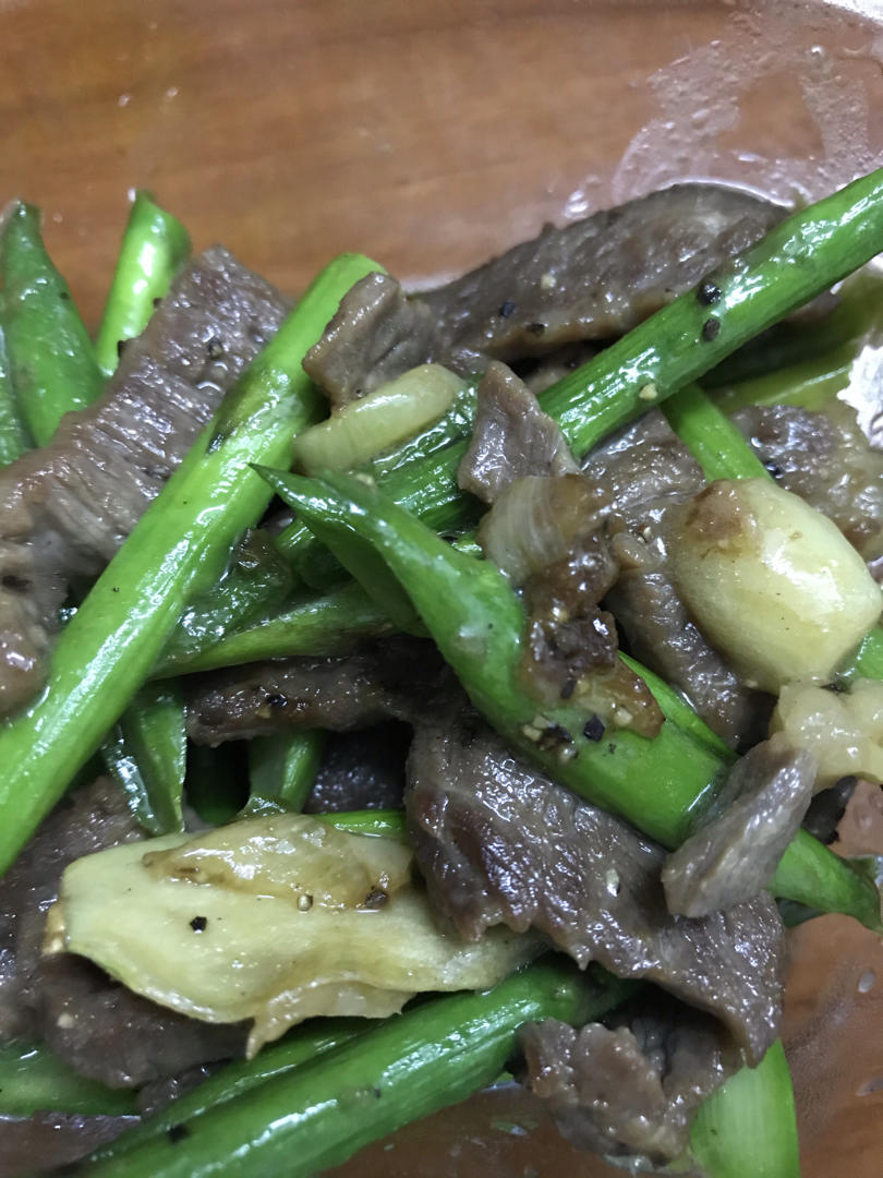 黑椒牛肉炒芦笋