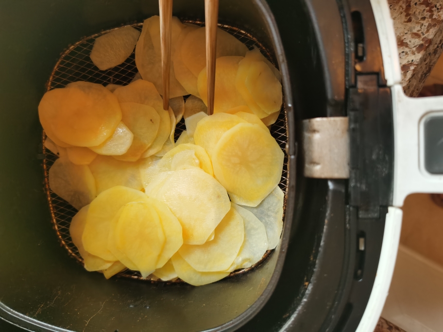 炸薯片（空气炸锅）的做法 步骤10