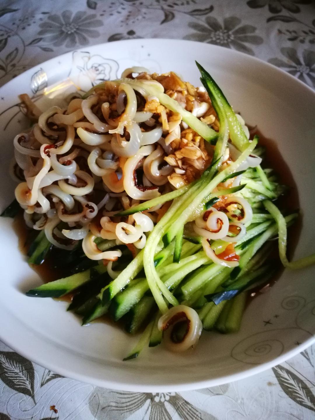 凉拌海蜇黄瓜丝
