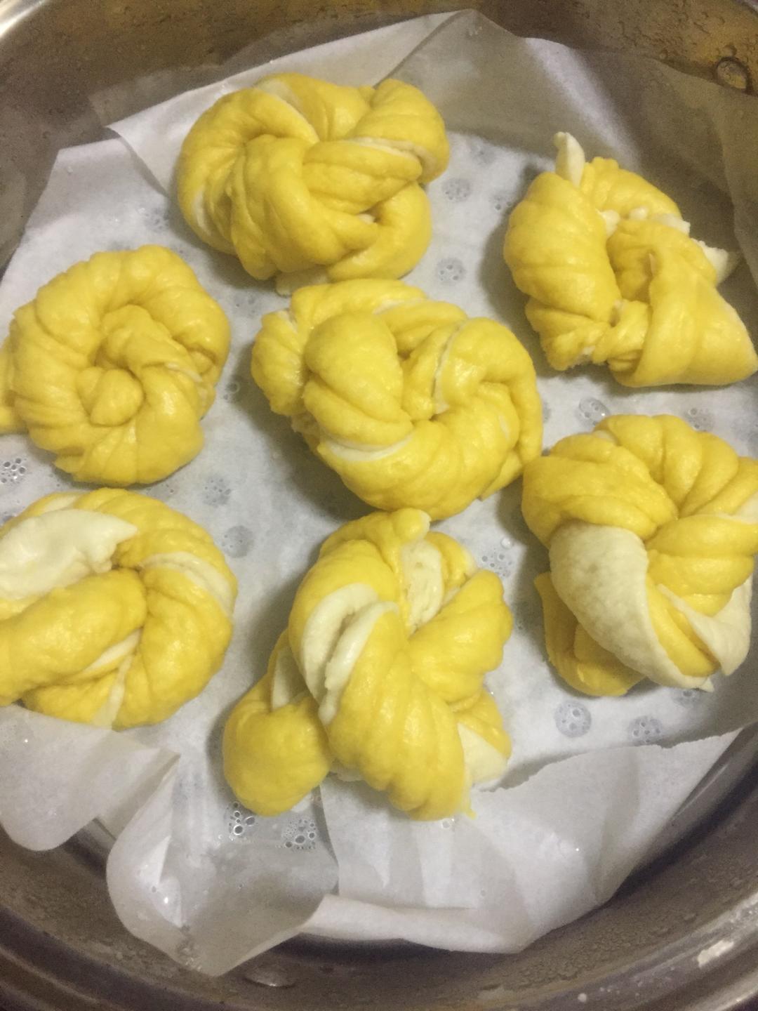 南瓜双色花卷