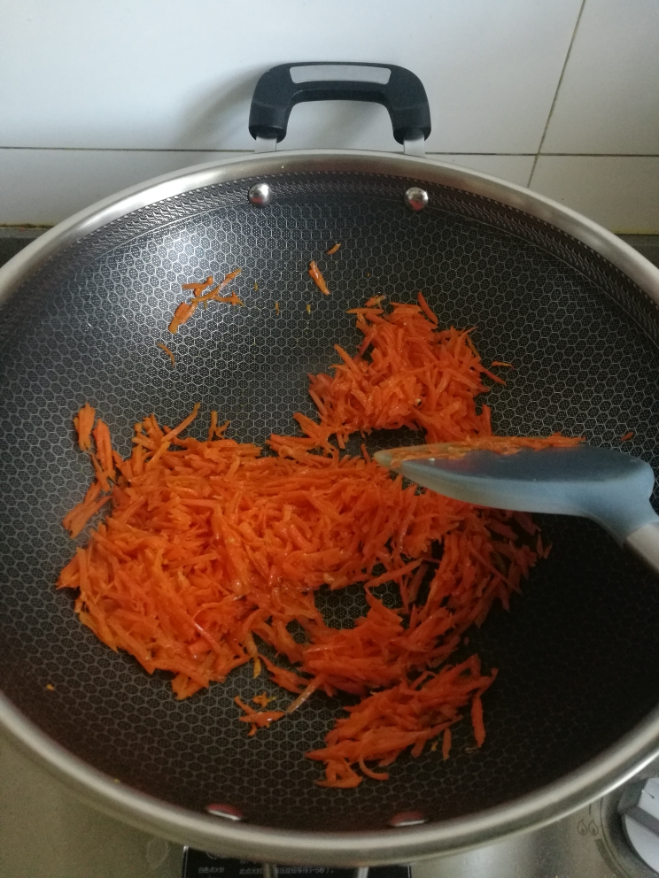 胡萝卜香菜素饺子的做法 步骤2