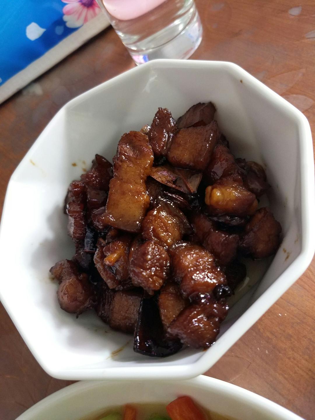 jenny161做的吃着碗里望着锅里的红烧肉