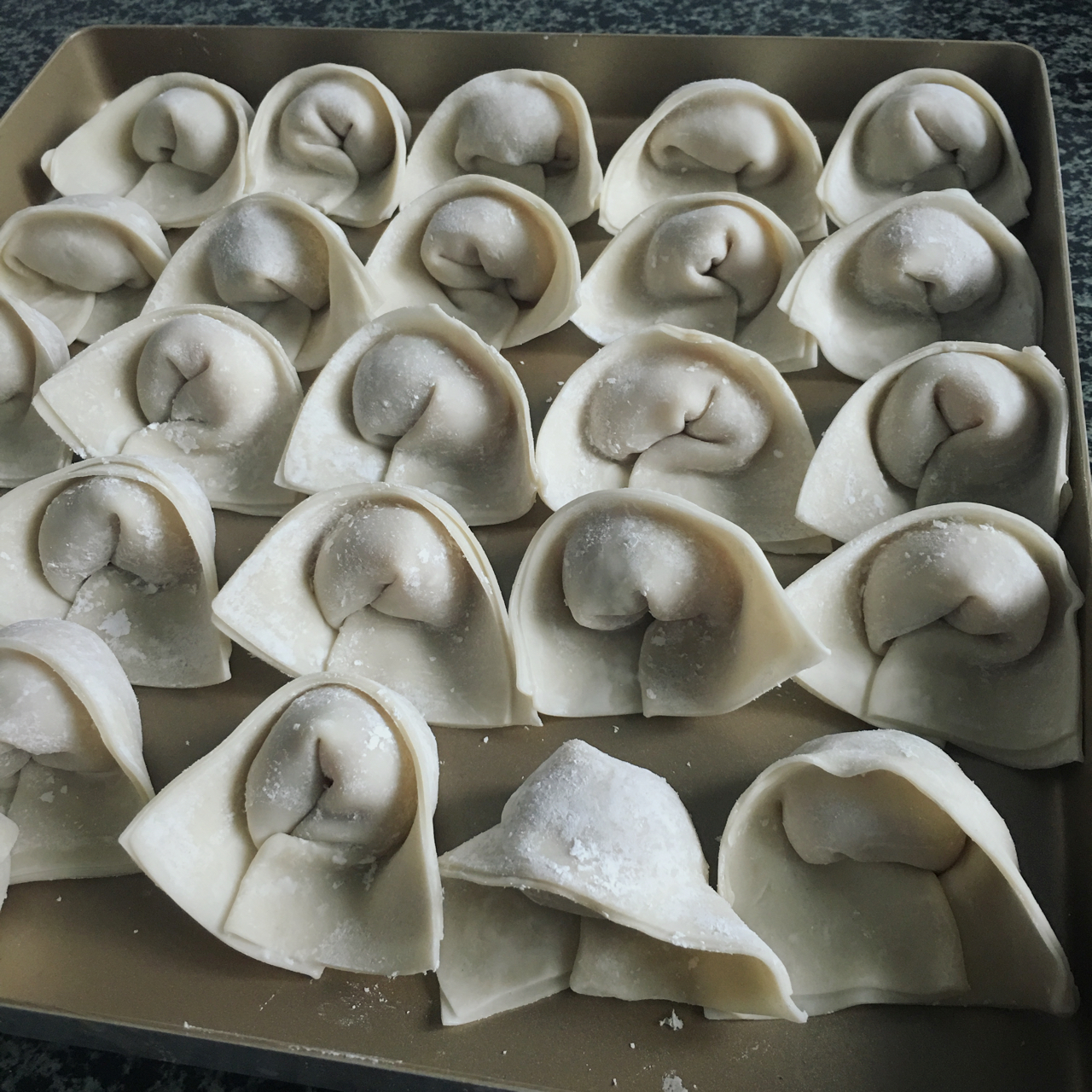 元宝馄饨的包法