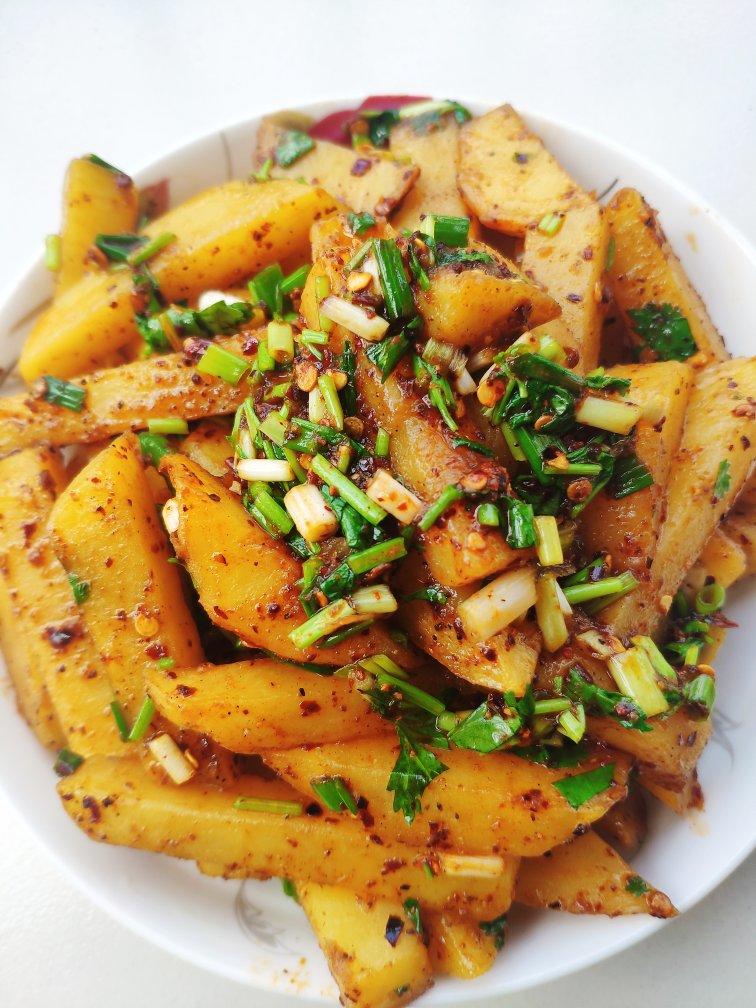 不到半年做的炸洋芋云南街边特色小吃之一