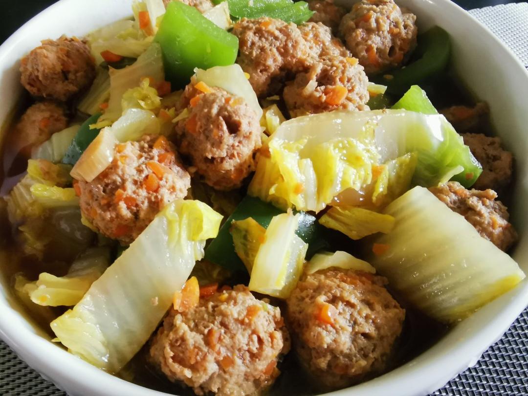 大白菜烧自制口感Q弹肉丸子
