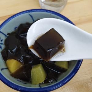 【正宗仙草熬仙草冻的做法步骤图,怎么做好吃】dai霞儿_下厨房