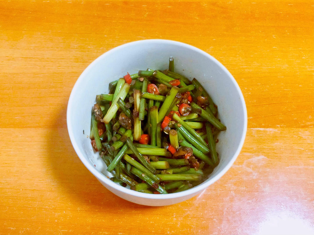 蒜苔炒肉末，三碗米饭都不够吃
