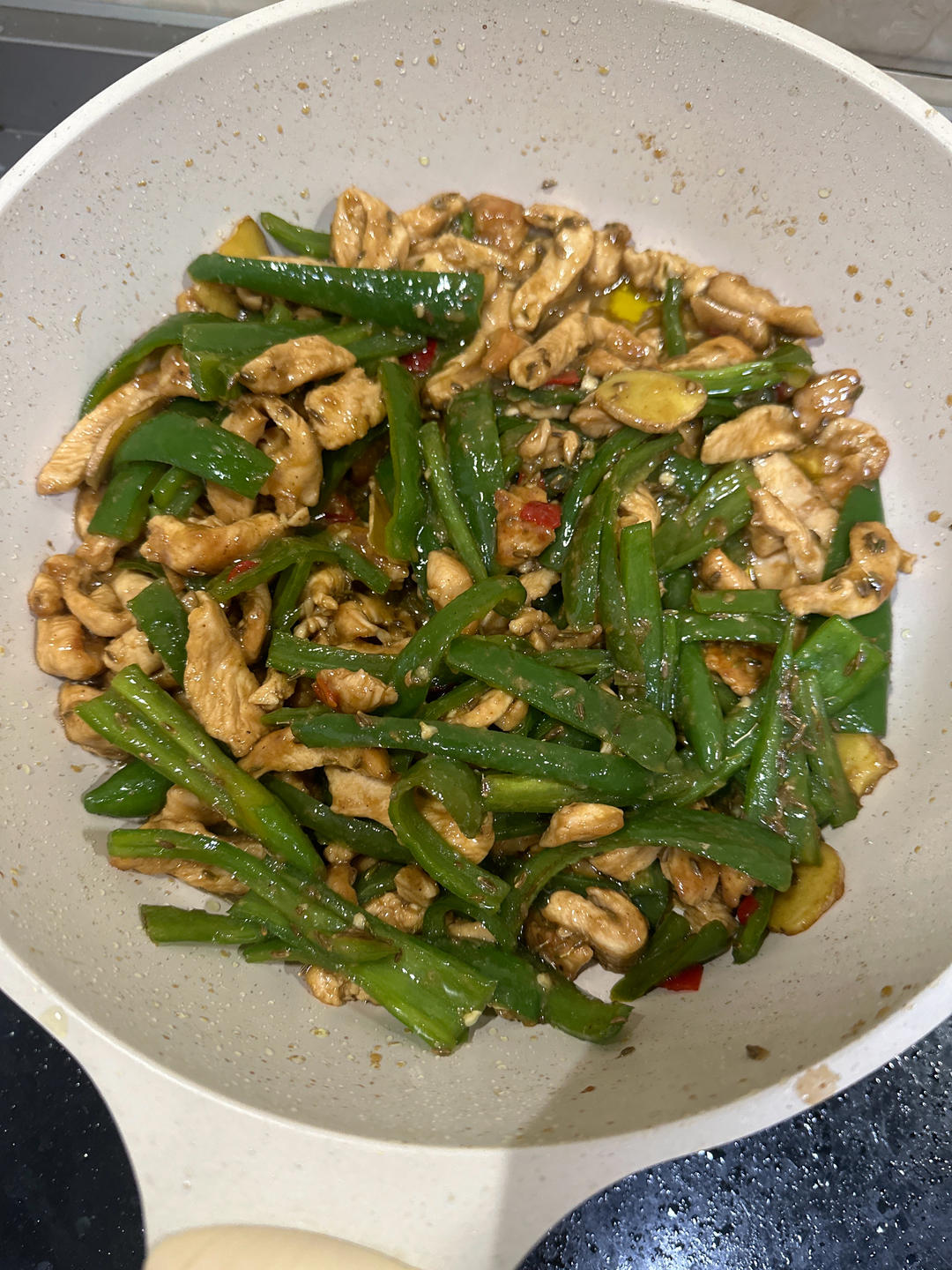 巨好吃的青椒炒鸡胸肉丝，超下饭